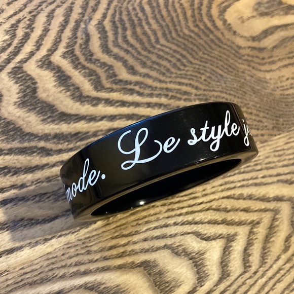 CHANEL 2007 Spring 07P Black & White Resin Bangle Bracelet - Picture 6 of 9